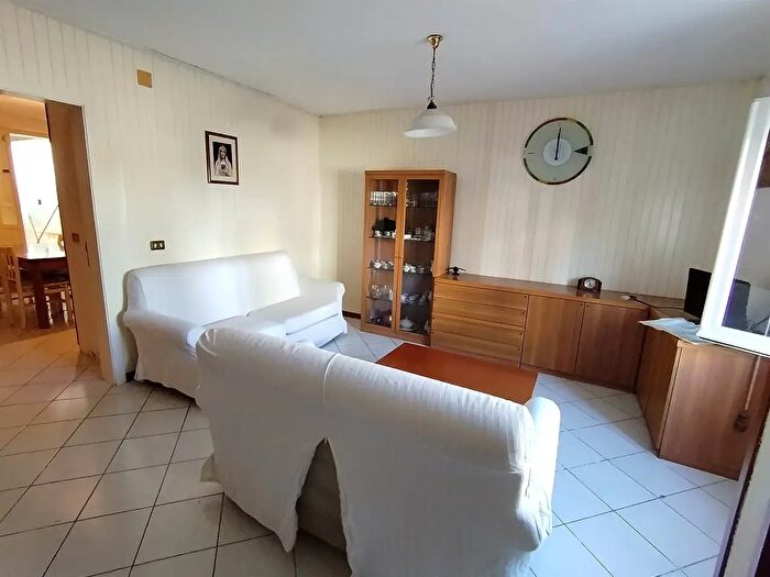 Casa trilocale in vendita in Viale della Libertà, San Costanzo