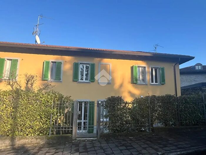 Casa quadrilocale in vendita in Via Selva, Imbersago