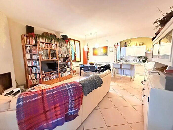 Casa quadrilocale in vendita in Via Vittorio Veneto, Fiorano Modenese