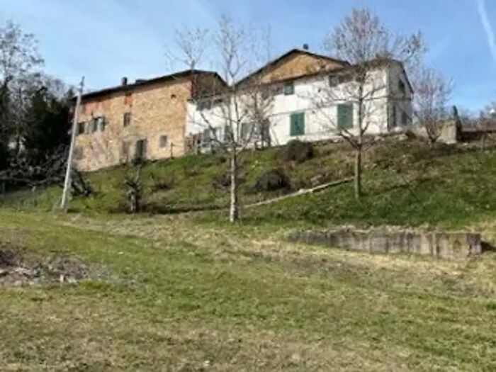 Casa quadrilocale in vendita in Serramazzoni