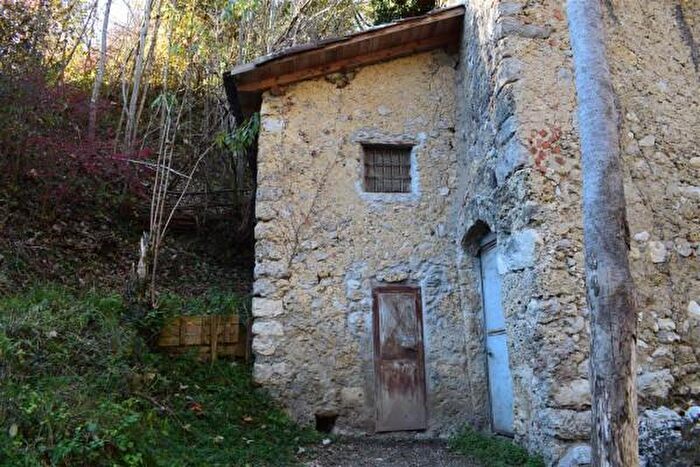 Casa bilocale in vendita in Vicolo Molino, Serina