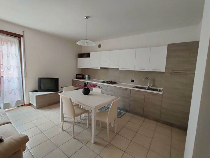 Appartamento bilocale in affitto in Via Giuseppe Mazzini, Zanè