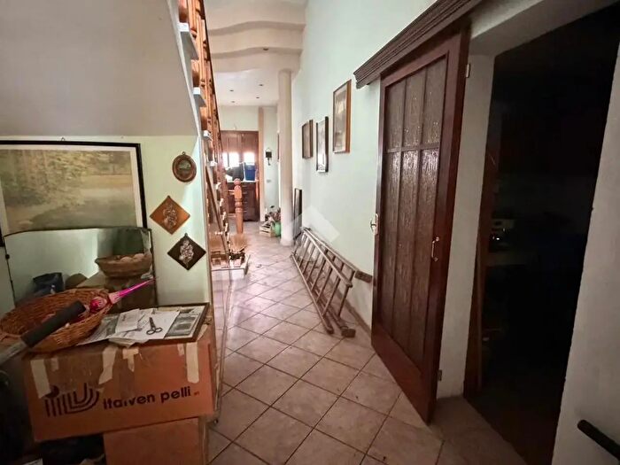 Casa con 5 locali in vendita in Viale Bruno Buozzi, Santa Croce SullArno