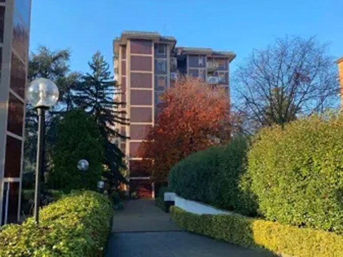 Appartamento trilocale in affitto in Via dei Ciclamini, Milano