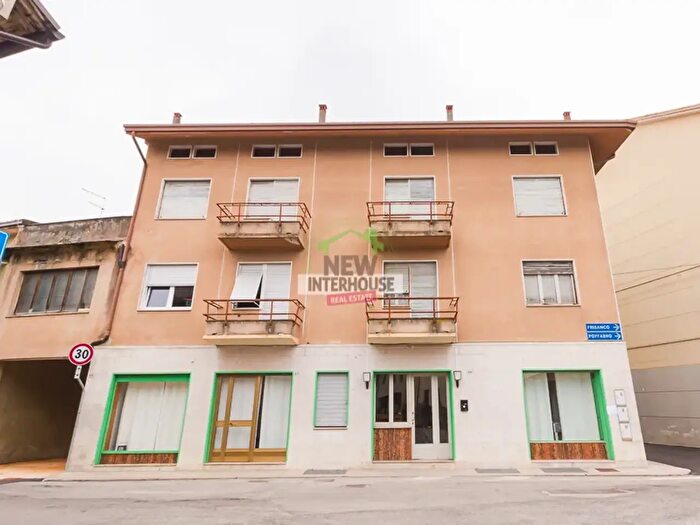 Appartamento con 13 locali in vendita in Via Colvera, Maniago