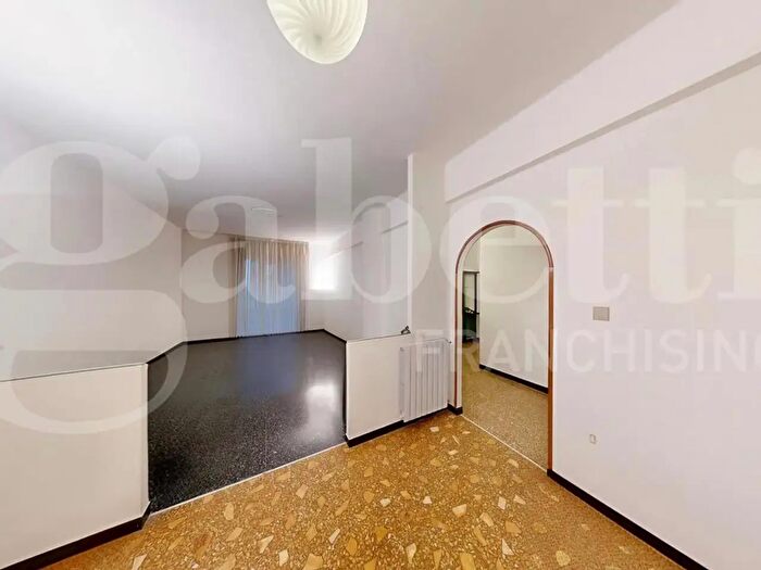 Appartamento quadrilocale in vendita in Via Brunenghi, Finale Ligure