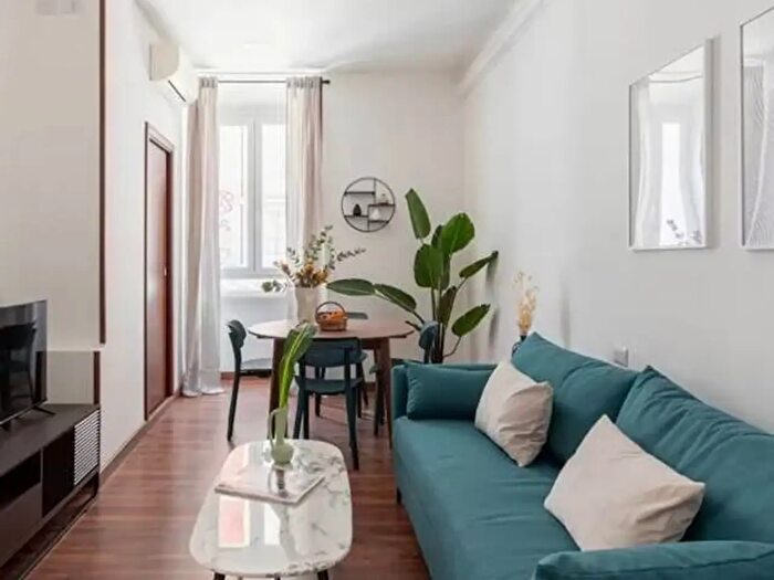 Appartamento trilocale in vendita in Via Copernico, Milano