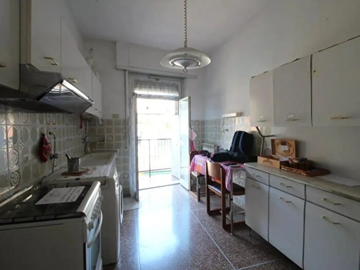 Appartamento quadrilocale in vendita in Via Giulia De Vincenzi, Genova