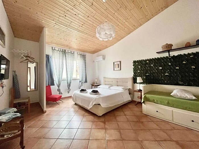 Appartamento trilocale in affitto in Via delle Pergole, Palermo