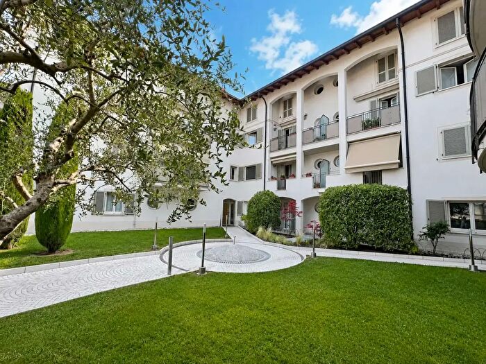 Appartamento trilocale in vendita in Besana In Brianza