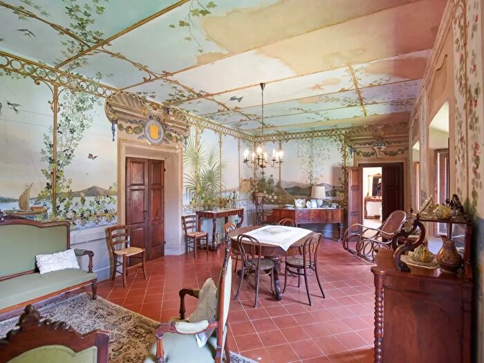 Casa con 12 locali in vendita in Marradi