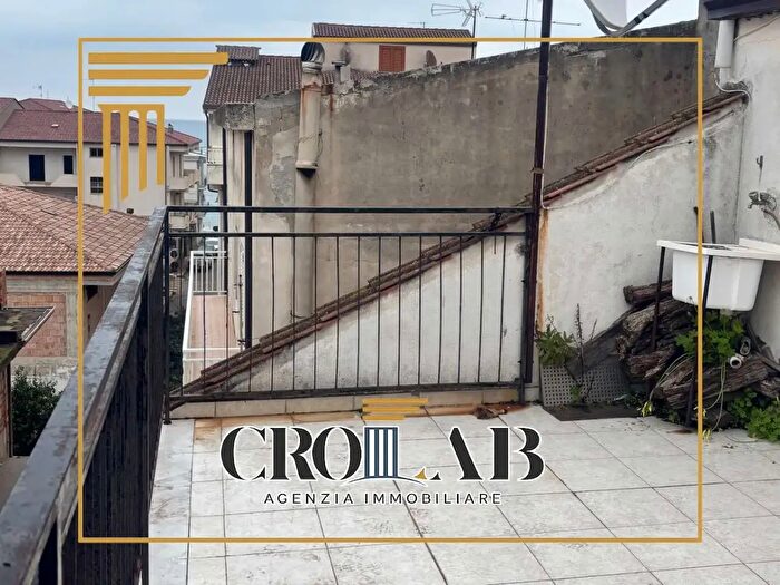 Appartamento quadrilocale in vendita in Via Sanremo, Crucoli