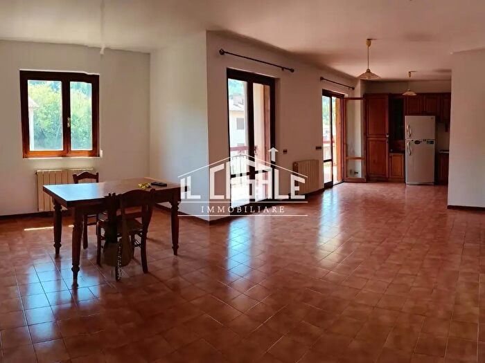 Appartamento trilocale in vendita in Dicomano