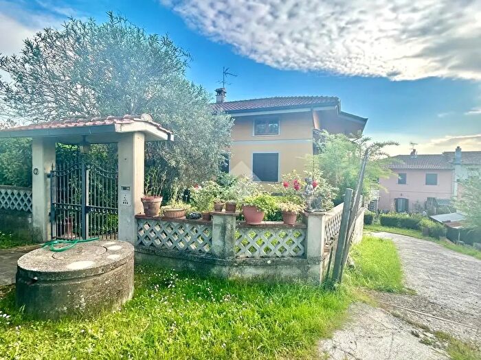 Casa trilocale in vendita in Via Badalino, Lamporecchio