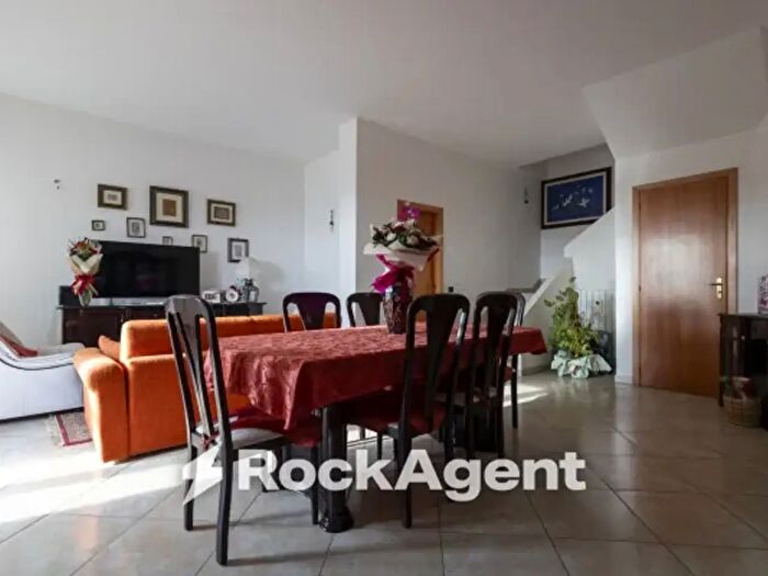 Casa con 6 locali in vendita in Via Roberto Niederer, Soveria Simeri
