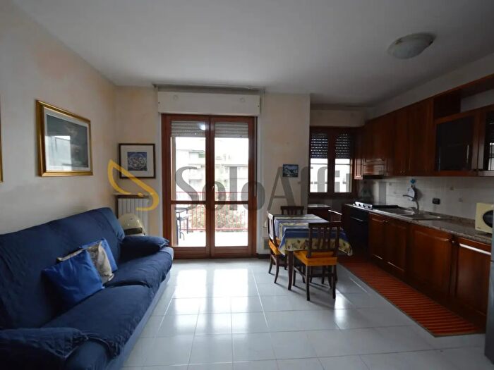 Appartamento trilocale in affitto in Piazza Enrico Berlinguer, Rozzano