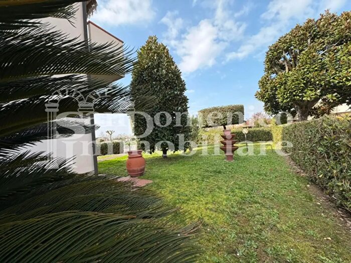 Casa con 5 locali in vendita in Cascina