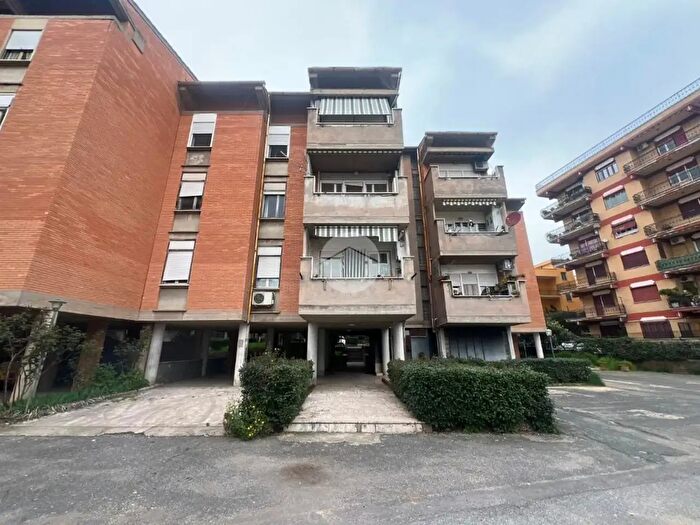 Appartamento con 5 locali in vendita in Via Alessandro Guidoni, Guidonia Montecelio