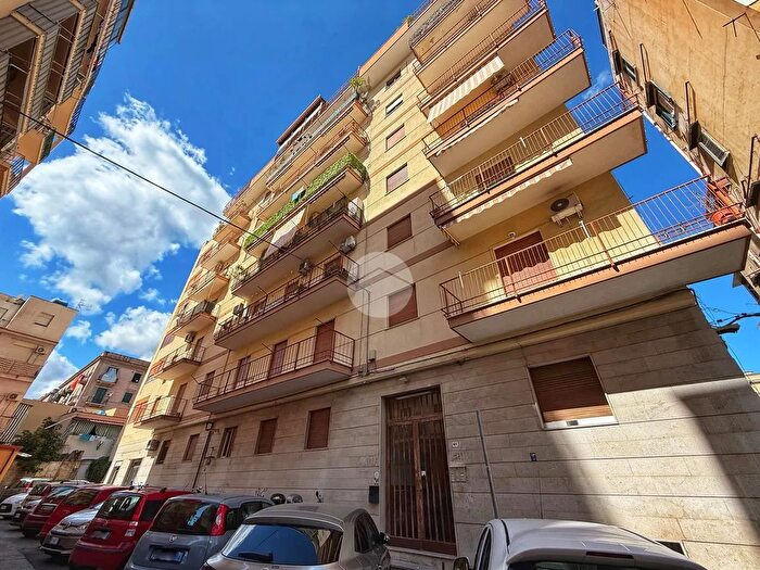 Appartamento quadrilocale in vendita in Via Corrado Lancia, Palermo