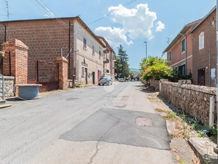 Appartamento con 5 locali in vendita in Via delle Case Nuove, Blera