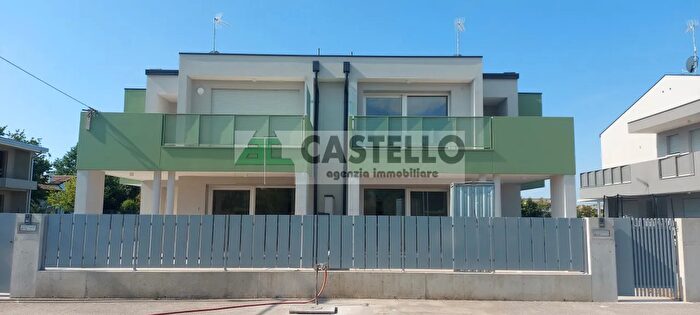 Casa quadrilocale in vendita in Via Pietro Cosma, Camposampiero