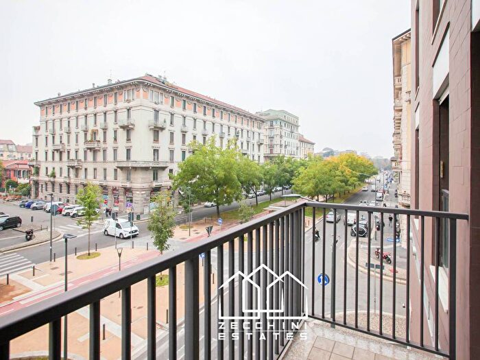 Appartamento con 5 locali in affitto in Via Leopoldo Cicognara, Plebisciti Susa, Milano