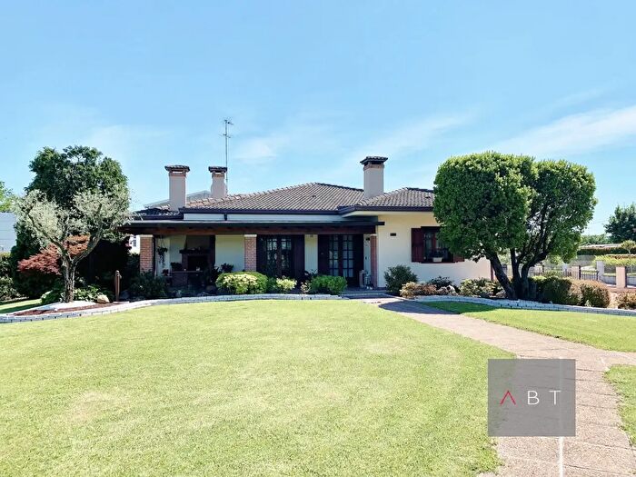 Casa con 5 locali in vendita in Galliera Veneta