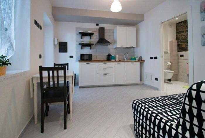 Appartamento bilocale in affitto in Via vitani, Centro Storico, Como