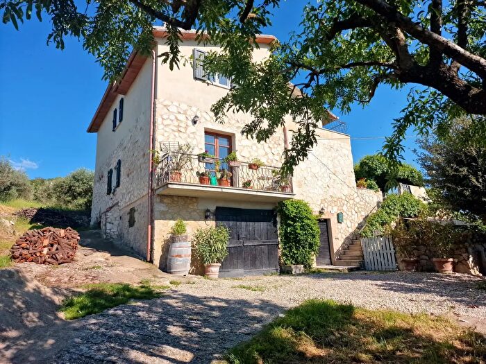 Casa con 6 locali in vendita in Sp, Montecchio