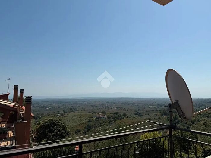 Appartamento quadrilocale in vendita in Via Filippo Turati, Soriano Nel Cimino
