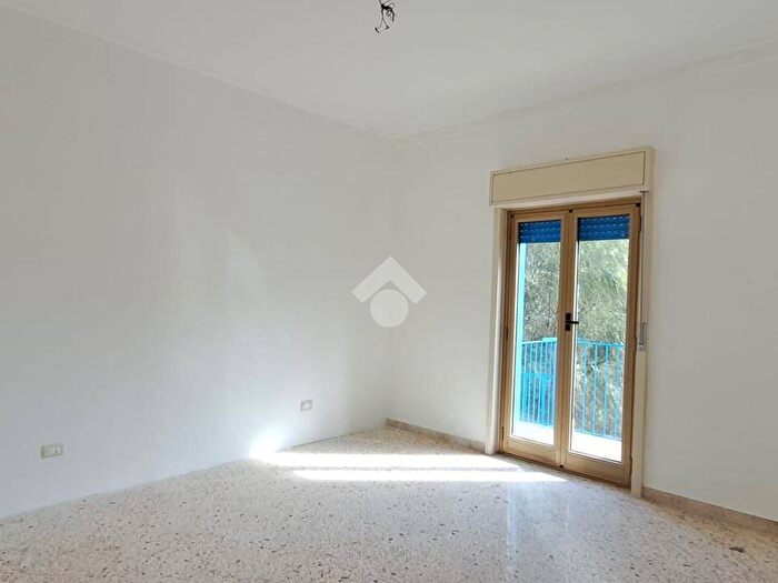 Appartamento trilocale in affitto in Via Lucrezio, Sferracavallo Barcarello, Palermo