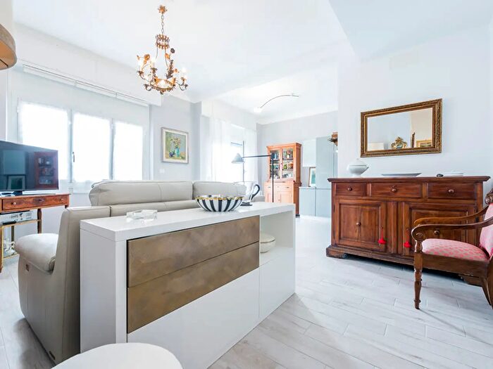 Appartamento con 5 locali in vendita in Corso Europa, Genova