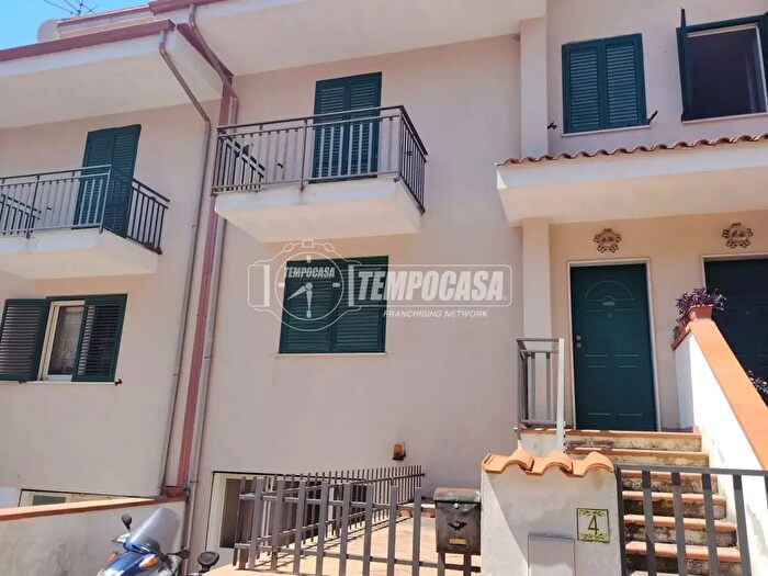 Casa con 6 locali in vendita in Vibo Valentia
