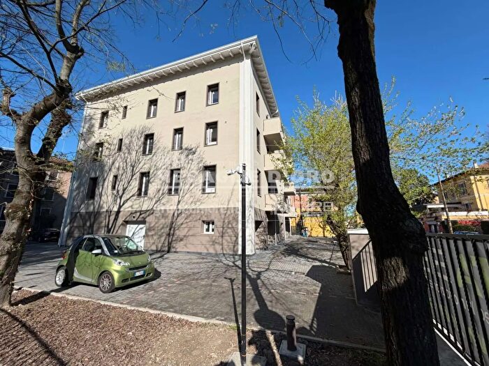 Appartamento quadrilocale in vendita in Via Bellinzona, Modena