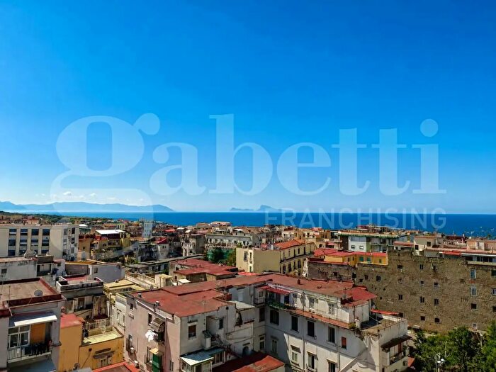 Appartamento con 8 locali in vendita in II Viale Melina, Portici