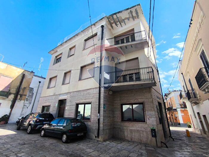 Casa con 10 locali in vendita in Mesagne