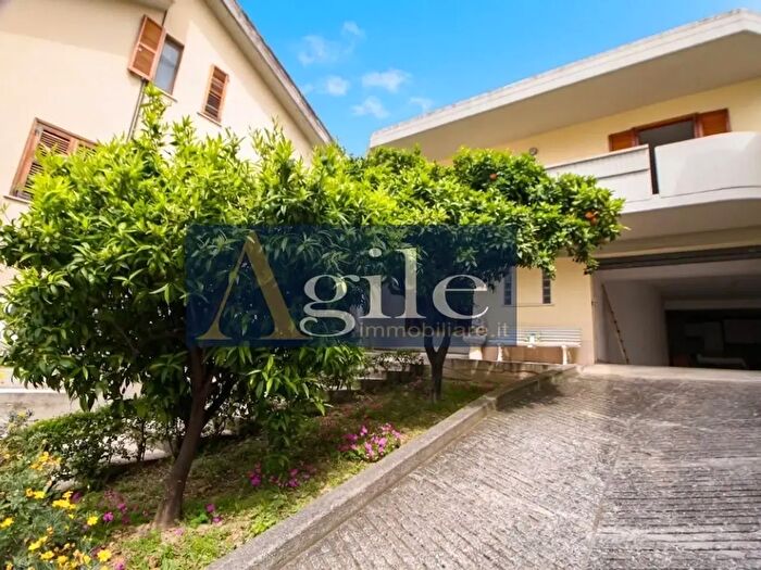 Casa con 8 locali in vendita in Via delle Begonie, Ascoli Piceno