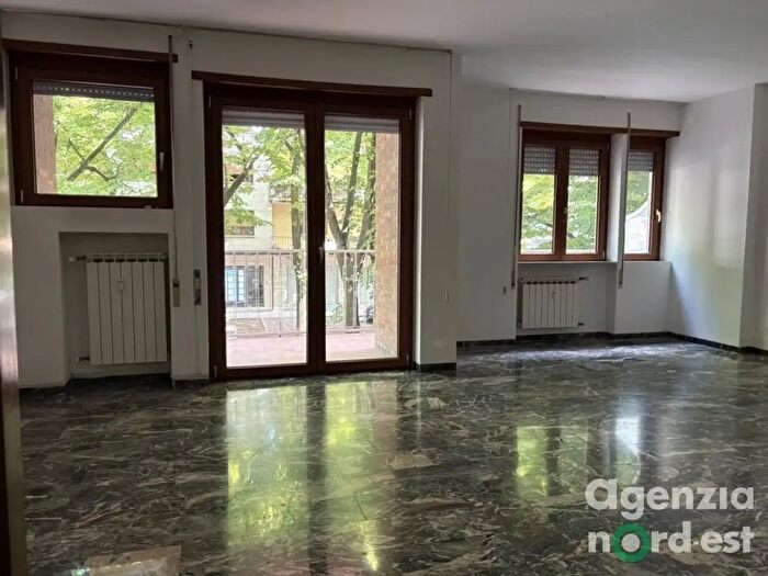 Appartamento quadrilocale in vendita in Viale Giuseppe Garibaldi, Venezia