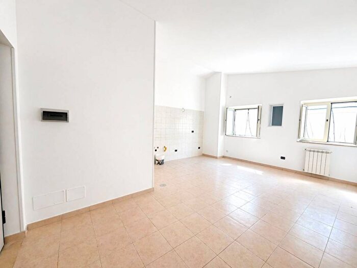 Appartamento bilocale in affitto in Via Belvedere, Aversa