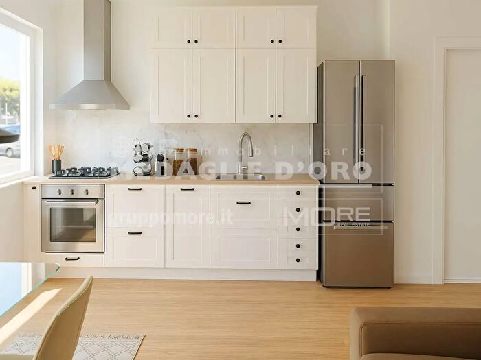 Appartamento quadrilocale in vendita in AdZe Via Guicciardini, Modena