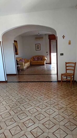 Appartamento con 5 locali in vendita in Via Indipendenza, Muro Leccese