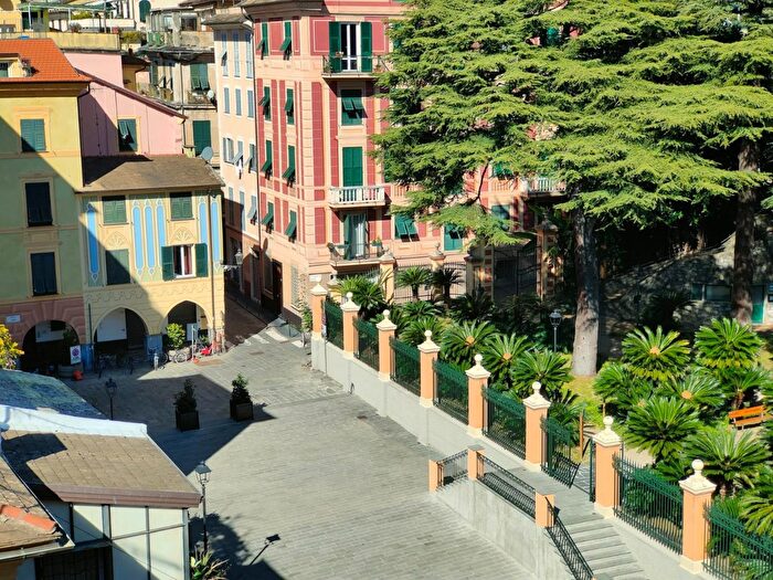 Appartamento con 5 locali in vendita in Chiavari