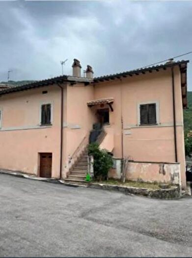 Casa quadrilocale in vendita in Località Piedicammoro, Sellano