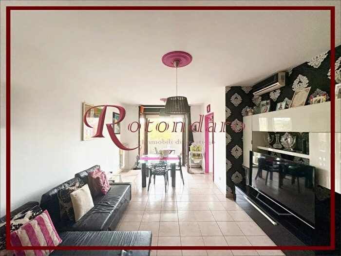 Appartamento quadrilocale in vendita in Via Spadolini, Milano