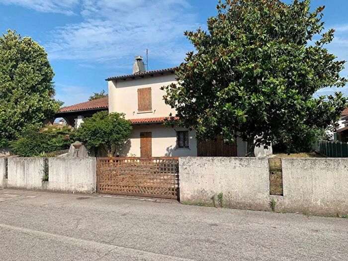 Casa con 6 locali in vendita in Via delle Alpi, Istrana