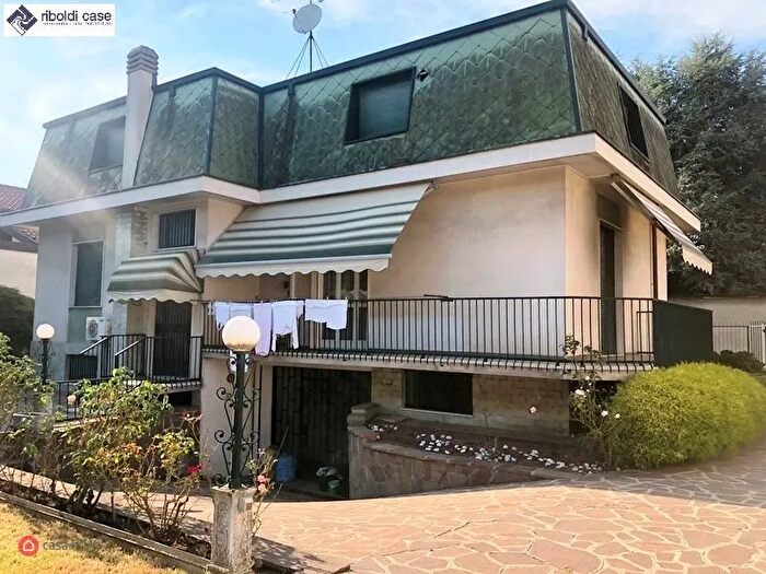 Casa con 5 locali in vendita in Seregno