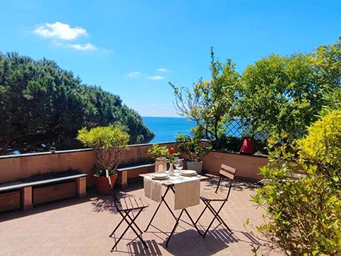 Appartamento con 6 locali in affitto in Via del Mare, Pineta, Arenzano