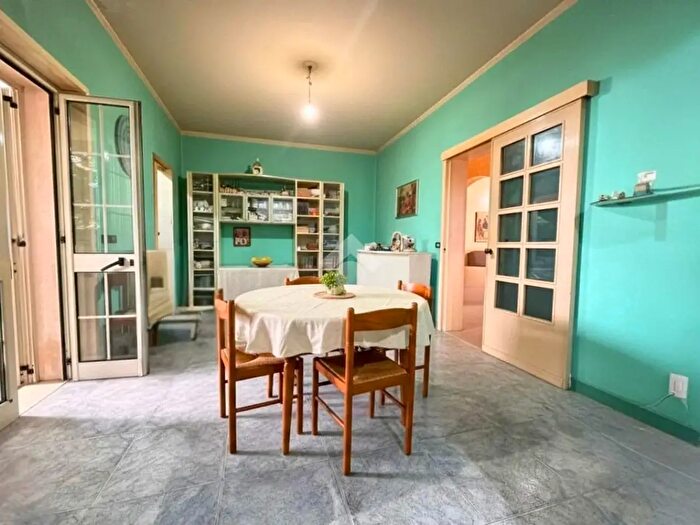 Appartamento con 9 locali in vendita in Via Giulia, Galatina