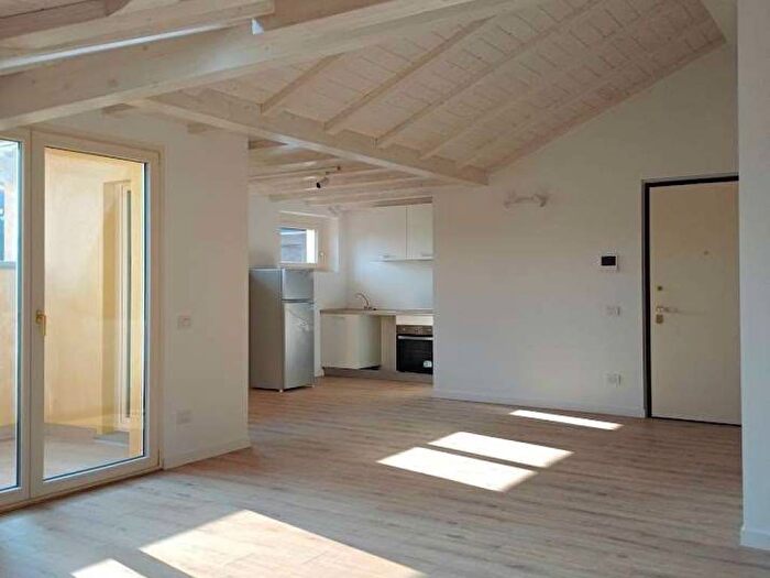 Appartamento trilocale in affitto in via mercadante, Centro, Varese