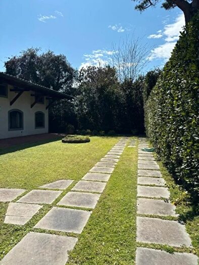 Casa con 5 locali in affitto in Via Ammiraglio Morin a, Forte Dei Marmi